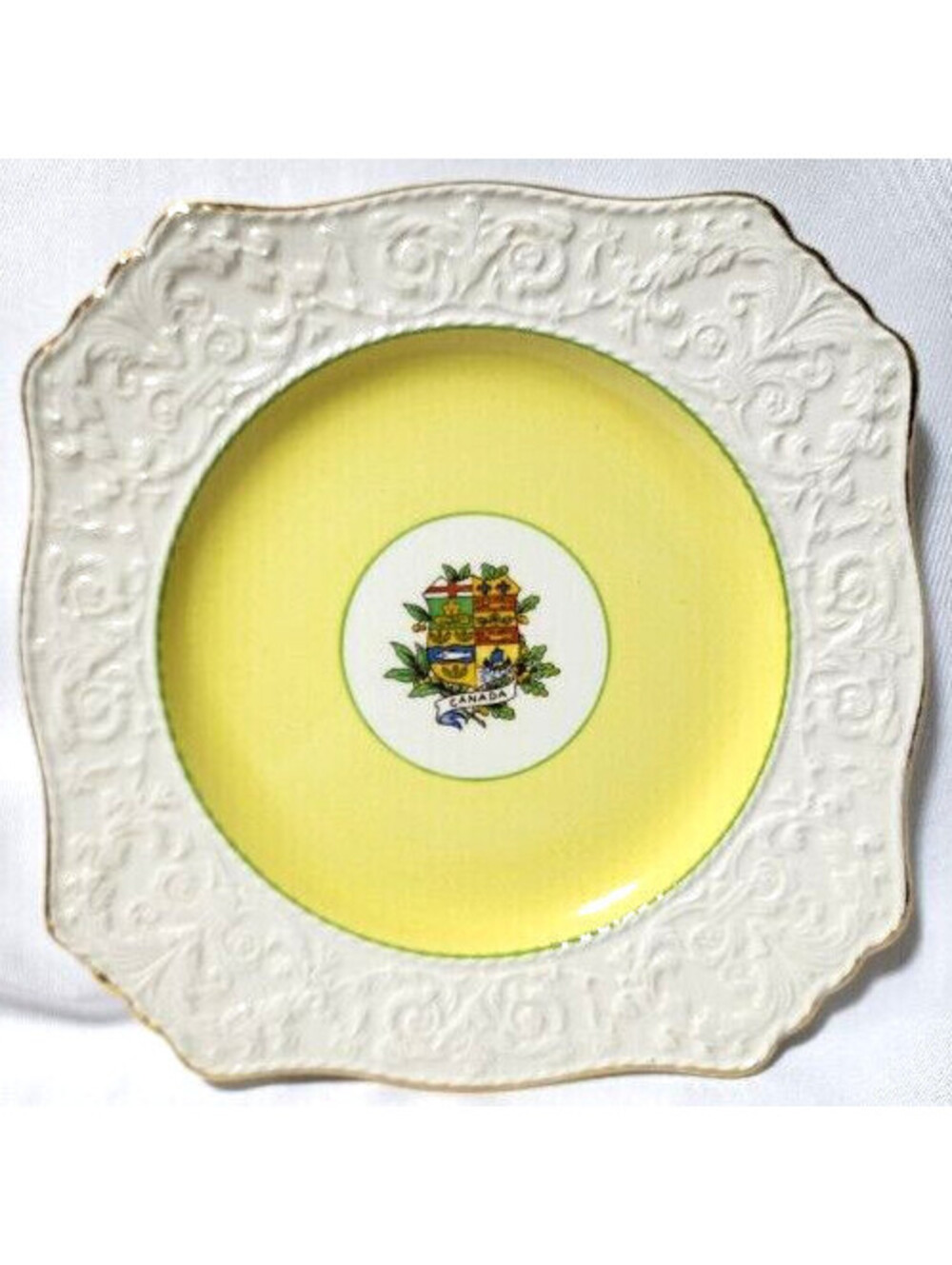 Royal Winton Plate Grimwades Canada Crest Square Salad or Decorative